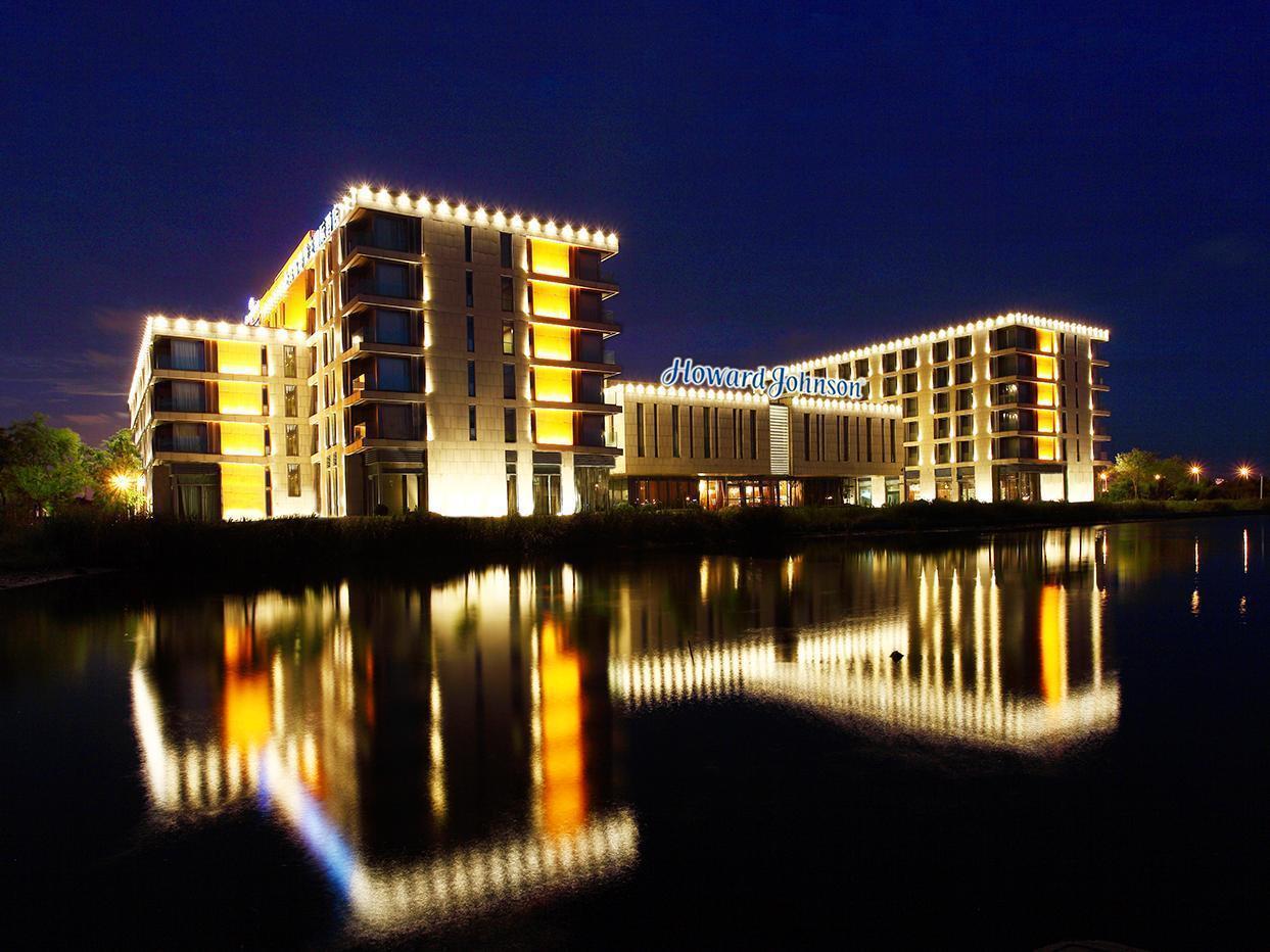 Howard Johnson Plaza Lingang Shanghai Nanhui Dış mekan fotoğraf