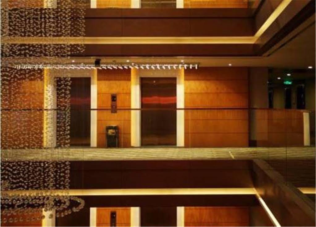 Howard Johnson Plaza Lingang Shanghai Nanhui Dış mekan fotoğraf