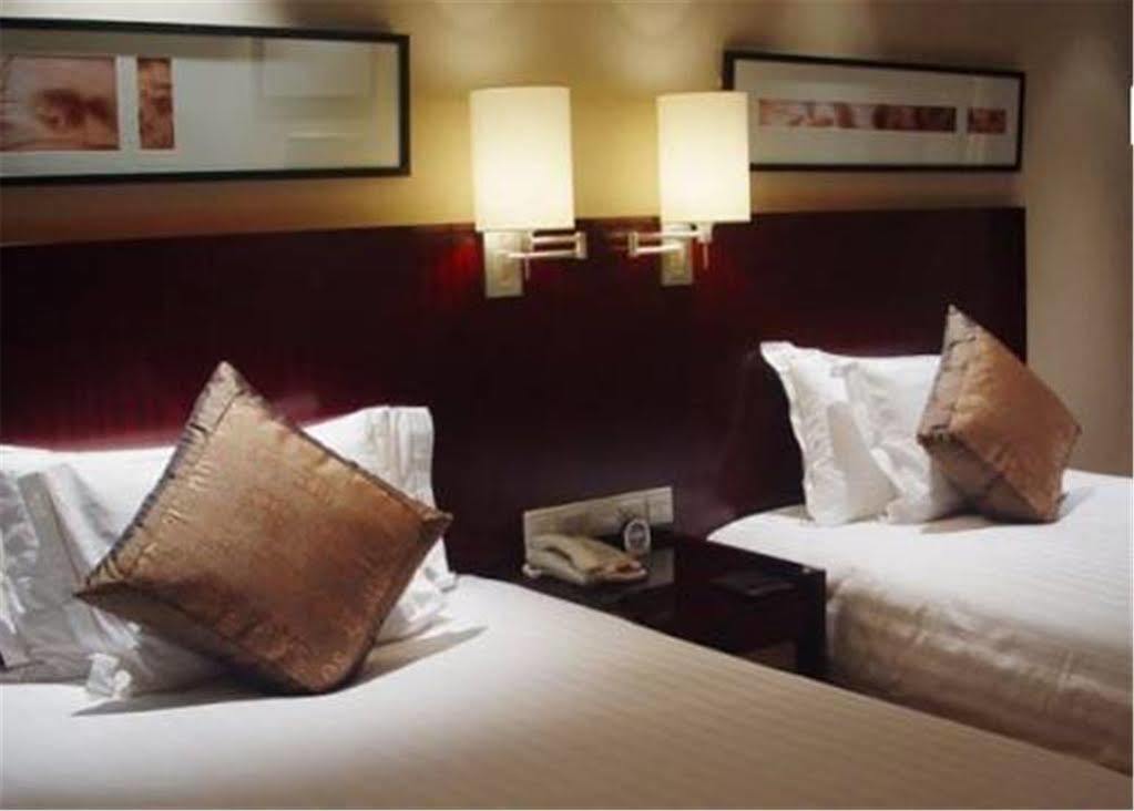Howard Johnson Plaza Lingang Shanghai Nanhui Dış mekan fotoğraf