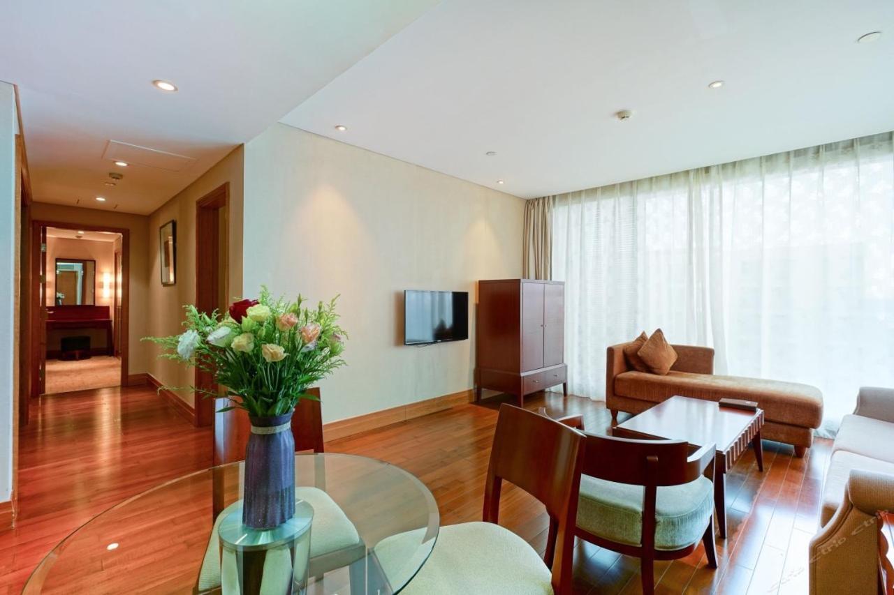 Howard Johnson Plaza Lingang Shanghai Nanhui Dış mekan fotoğraf